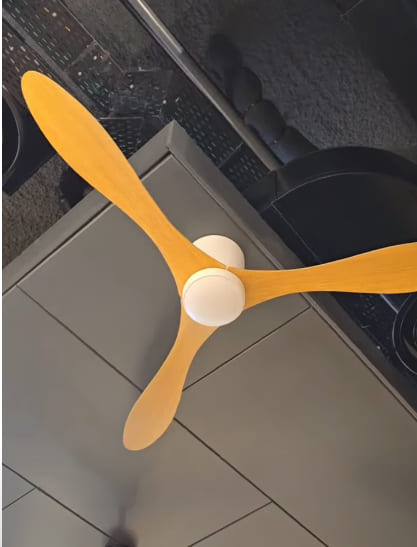 מאוור תקרה עם תקרה גבוהה